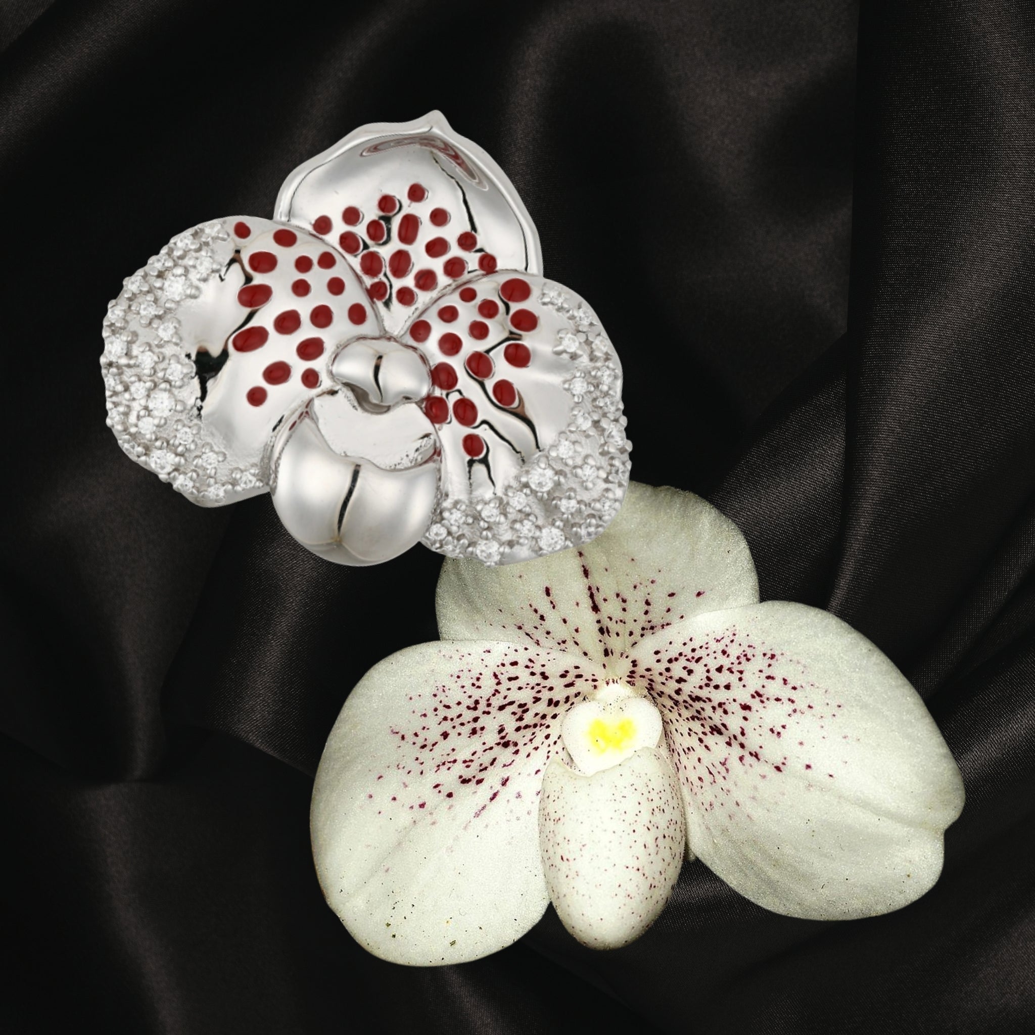 Paphiopedilum Niveum Brooch (Sterling Silver) Secondary image