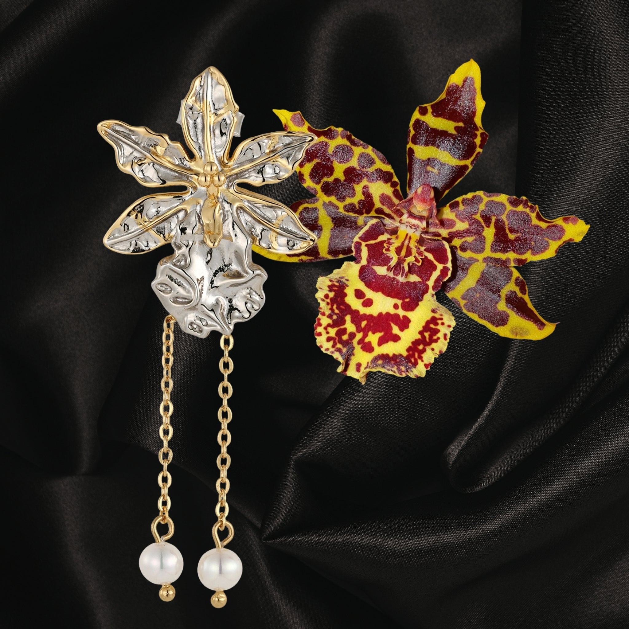 Oncostele Wildcat Necklace (Sterling Silver) Secondary image